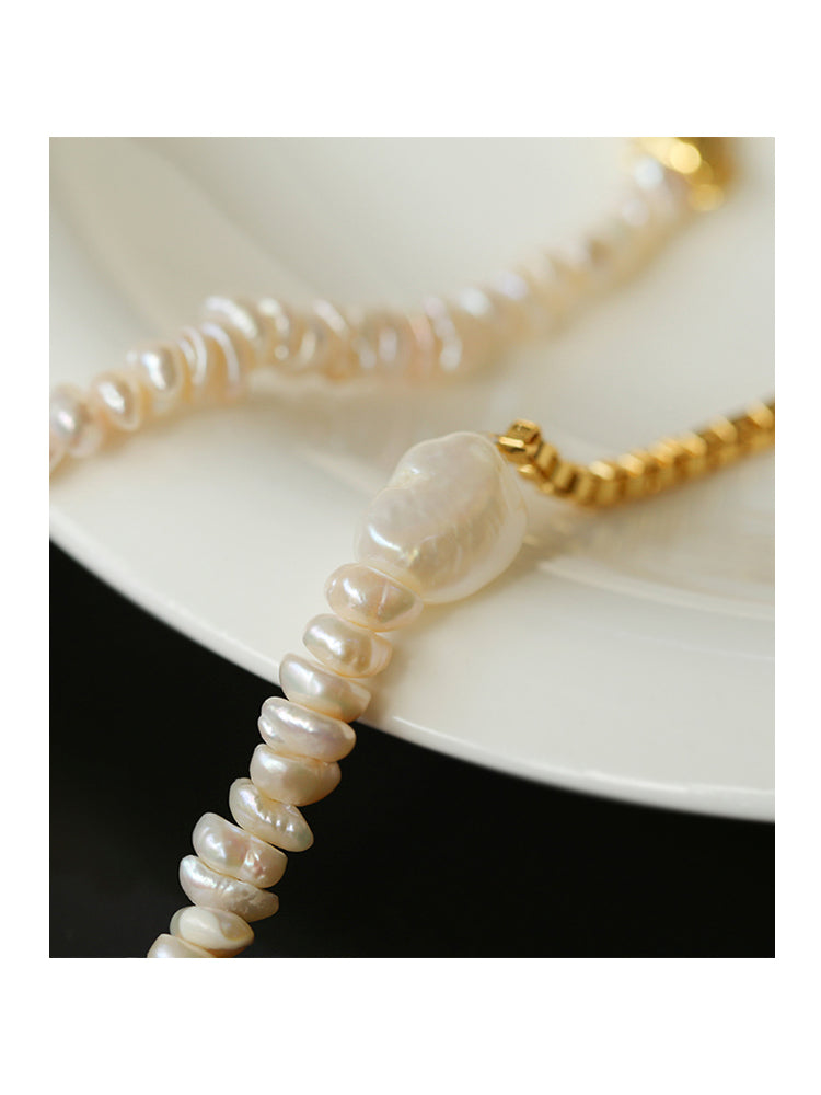 Natural Pearl Inlaid Chain Necklace, Niche Design, Light Luxury Sweater Chain Necklace