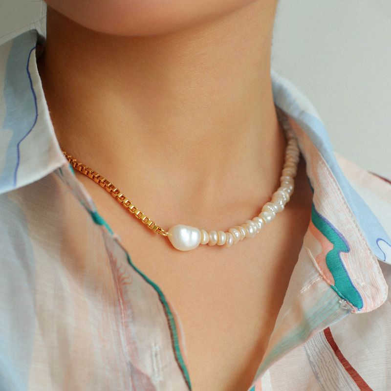 Natural Pearl Inlaid Chain Necklace, Niche Design, Light Luxury Sweater Chain Necklace