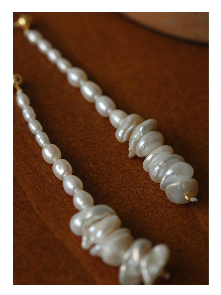 Scattered silver natural pearl earring